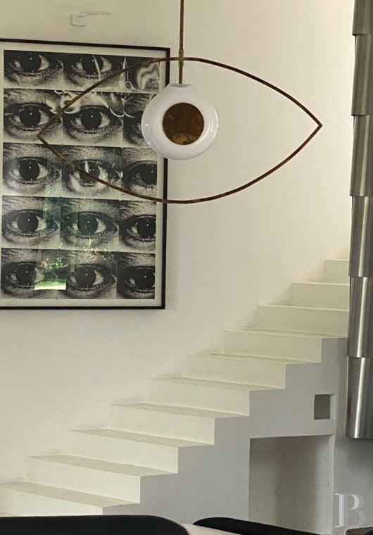 An architect-designed villa built in the 1970s near Arles, in Bouches-du-Rhône - photo  n°28